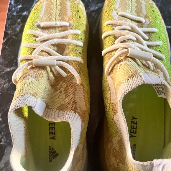 No original box - Picture 2 of 3